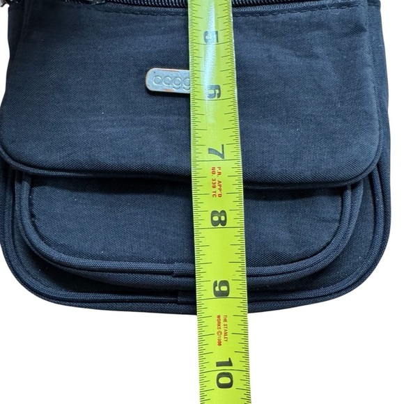 Baggallini Black Crossbody Bag Purse Far And Wide RFID Small Pockets Travel - Picture 8 of 8